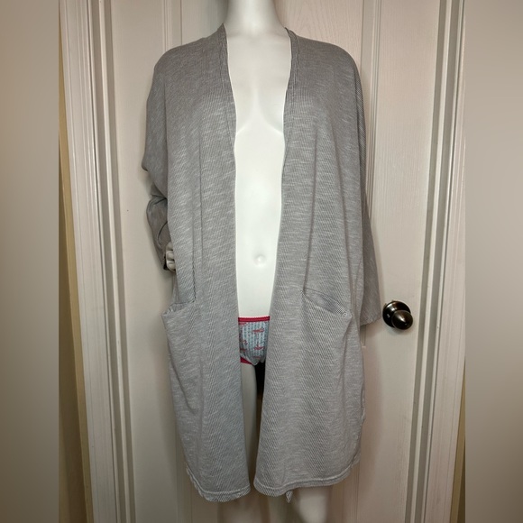 Donni sweater size OSFA - Picture 1 of 7